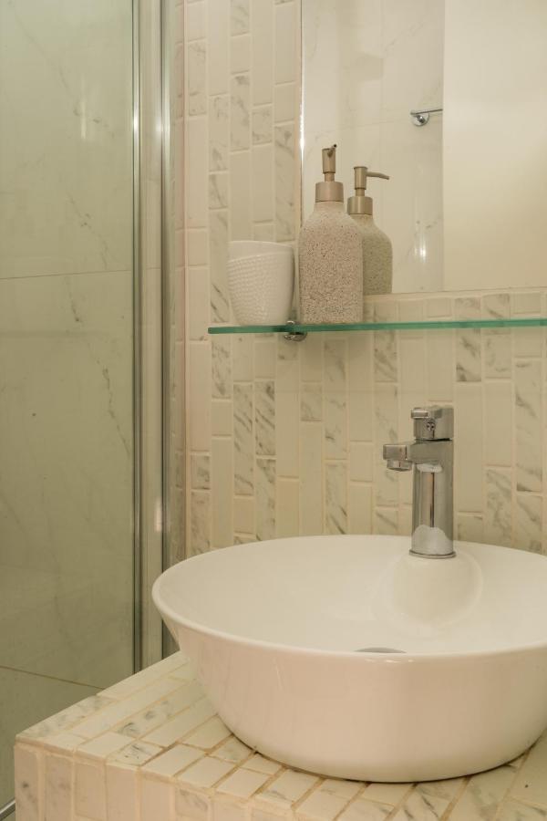 Dema Luxury Suites - Perikleous E1 *